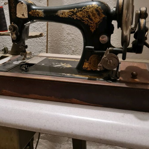 Singer sewing machine manual collectible used