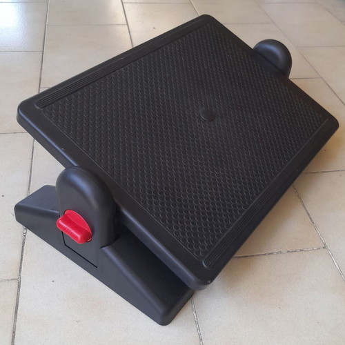 Office Footrest with 2 Positions like new