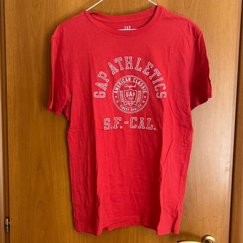 Gap Unisex Red Short Sleeve Shirt S like new
