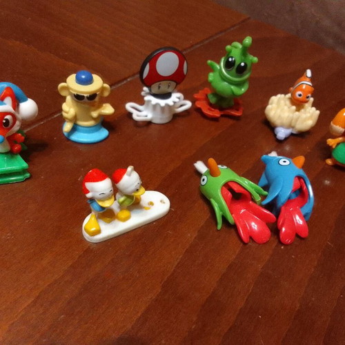 Kinder figures like new, various