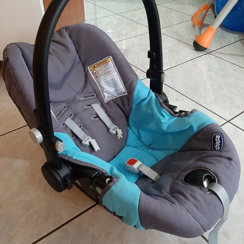 Chicco baby car seat used, like new