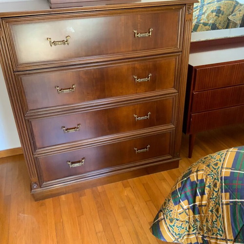 Chest of drawers 4 drawers like new, handmade from solid Iroko wood