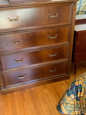 Chest of drawers 4 drawers like new, handmade from solid Iroko wood