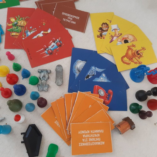 Board game pieces and cards used, assorted lot