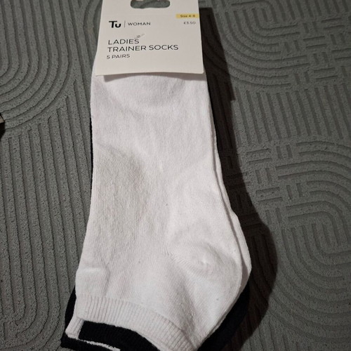 Ladies trainer socks new, sizes 37 to 41, black and white