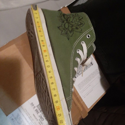 Athletic shoes size 41 like new, green