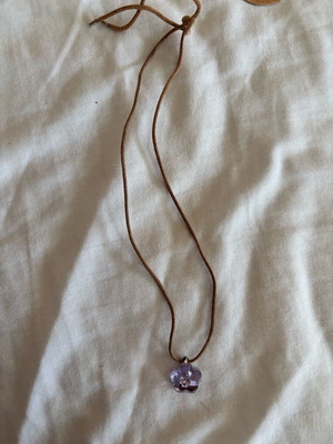 Swarovski daisy necklace used, purple