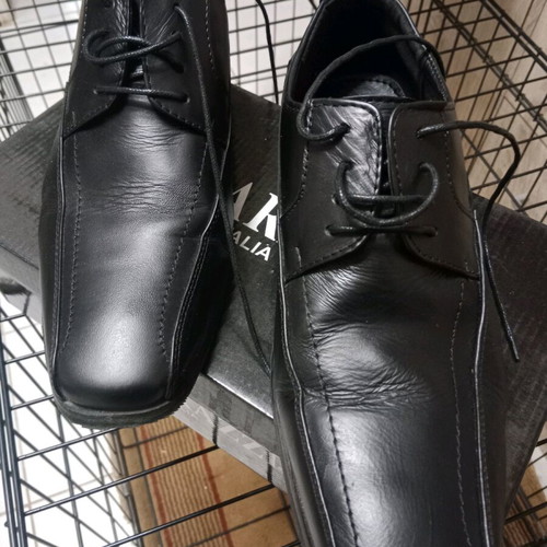 Leather men's shoes scarponia size 42 like new, black