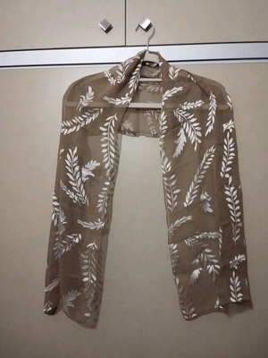 Scarf like new beige and silver 35cm×1.50cm