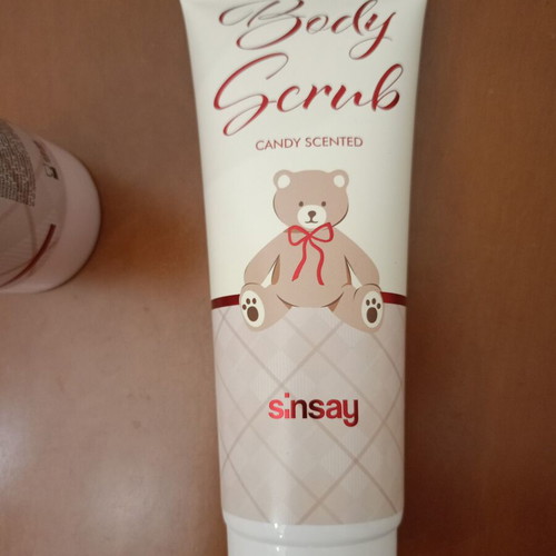 Sinsay Candy Scented Skin Care Set like new with teddy bear