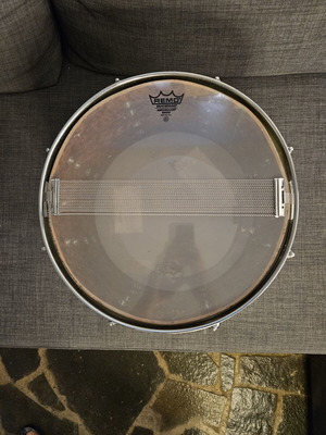 Remo snare used with some rust