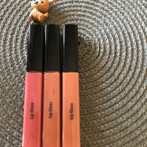 Bobbi Brown lip gloss