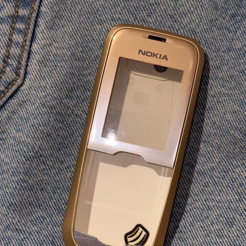 Nokia 2600 case used, gold color