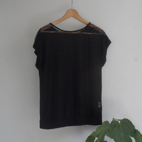 Black sleeveless blouse Sahara size 38 like new
