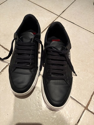 Hugo Boss men's casual shoes size 41 like new black