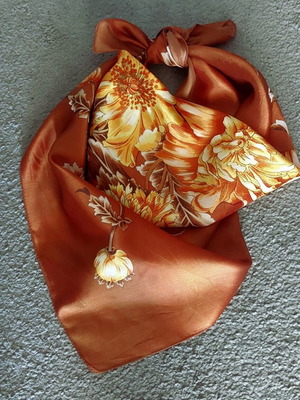 Vintage scarf used, colorful polyester 65×65 cm