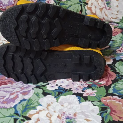 Yellow galoshes boots size 39/40
