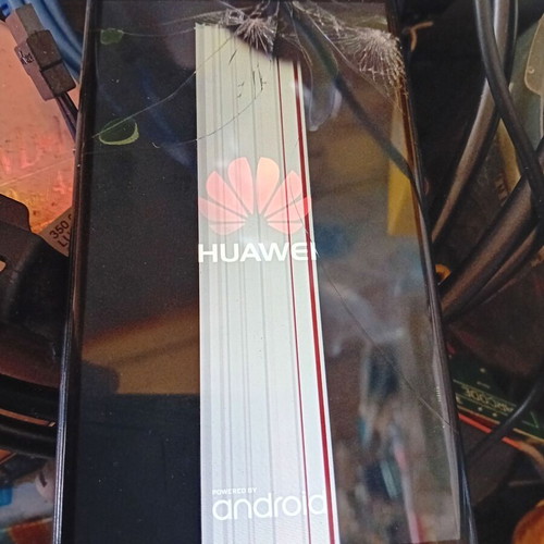 Huawei P8 Lite refurbished broken phone for parts
