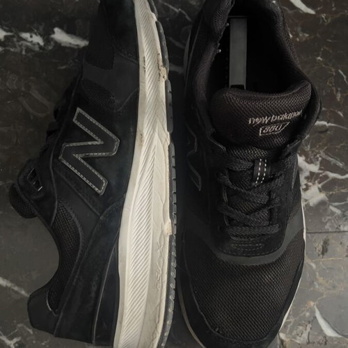 New Balance 880 v5 Black Walking Shoes used, size EU 46.5