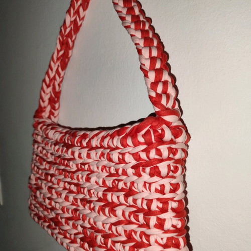 Crochet shoulder bag made of mako yarn pink-red new