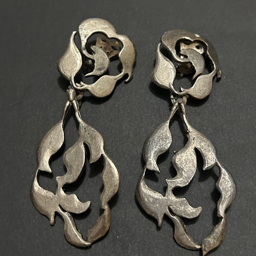 Vintage 80s clip-on dangling earrings silver color, like new