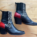 Black leather Vavoulas boots used, size 36