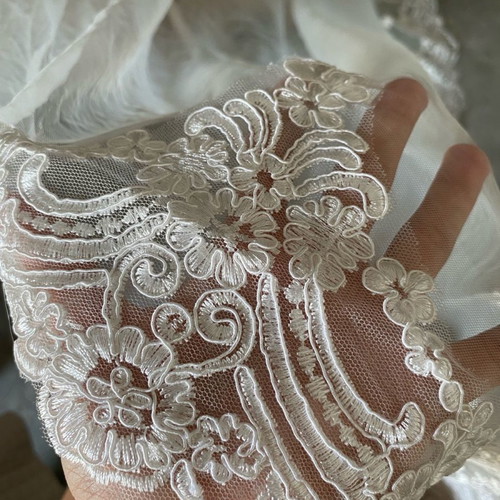Rebecca Johnson Design wedding dress used, size M, beige