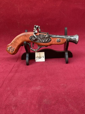 Karyofylli pistol 30cm like new