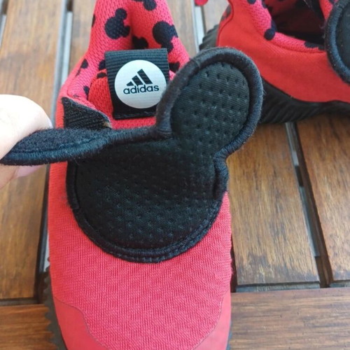 Adidas kids shoes size 25 like new