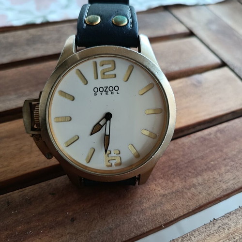 Oozoo Steel wristwatch used with white dial and black leather strap