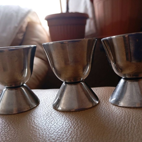 Vintage chrome egg cup set of three like new