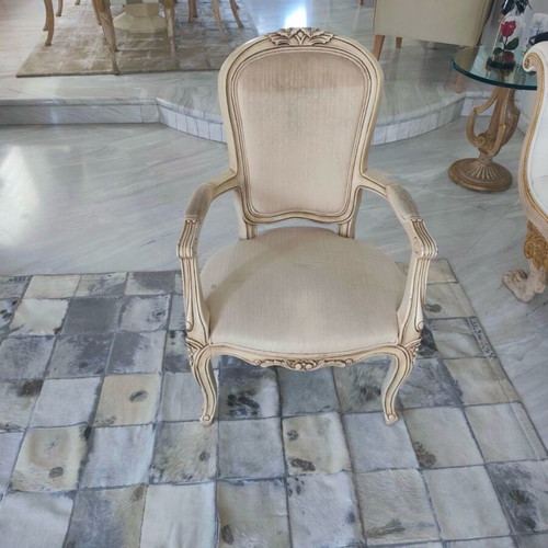 Vintage Renaissance Armchair like new condition