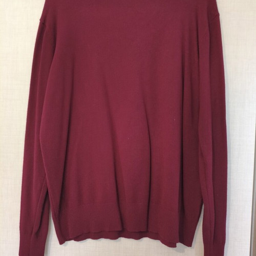 Women's knitted sweater plum color one size like new