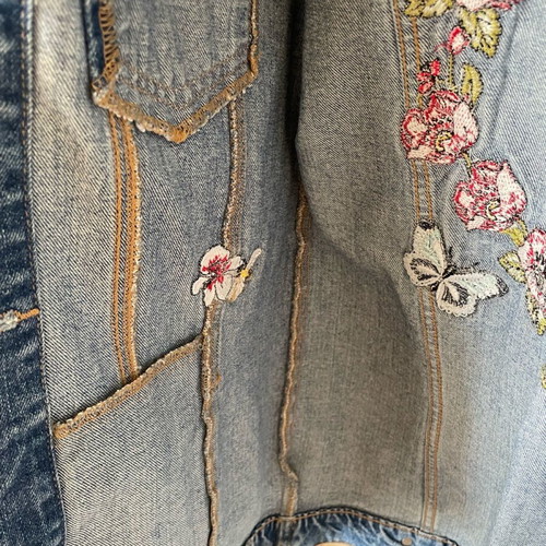 Jean jacket with embroidery Stradivarius used, size S