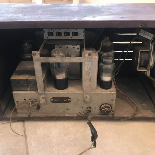 Majestic vintage radio used, wooden cabinet, 1930s-40s