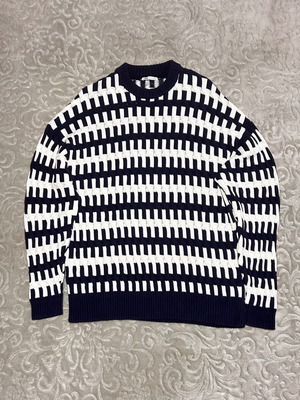 Zara knitted sweater with round neckline blue-white like new