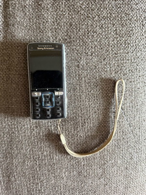 Мобилен телефон Sony Ericsson употребяван в добро състояние