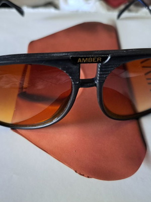 Unisex sunglasses new with nice lens color