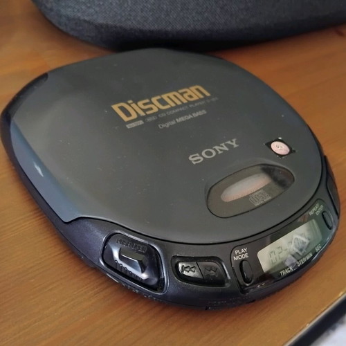 Sony Discman D-153 used from early 90s
