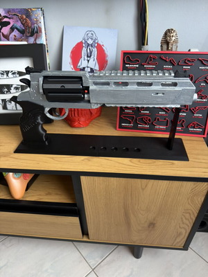 Requiem Gun Replica with stand and 6 bullets