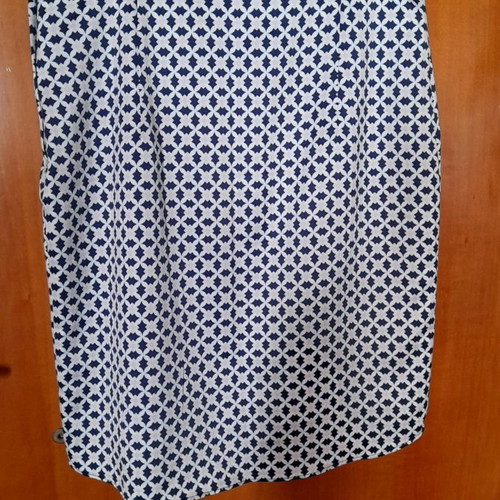 H&M midi skirt white with blue patterns like new, size 40