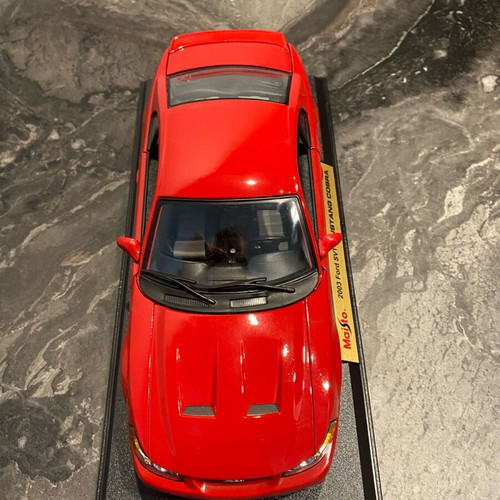 Ford Mustang Cobra 2003 1/18 Maisto like new