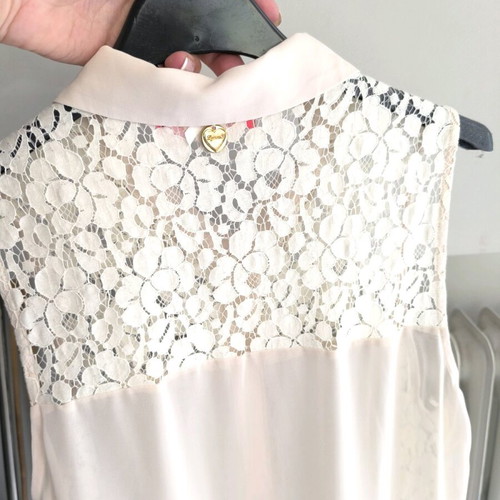 Lynne Long Shirt like new with pearl buttons Size M