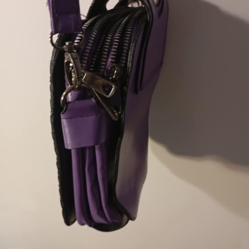 Tonny Black small purple shoulder bag like new, faux leather