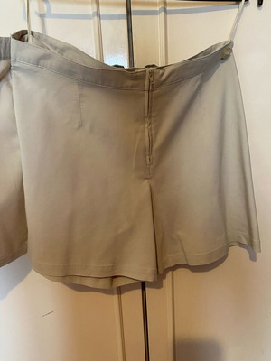 Mini zip culotte beige like new