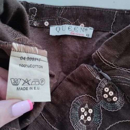 Vintage corduroy skirt Queen No.48 like new, brown with lace and sequins