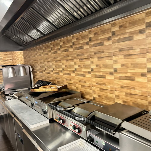 Bistro cafe business for sale in Artemida, fully equipped