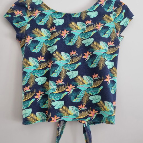 Springfield multi color tie-front crop top XS like new