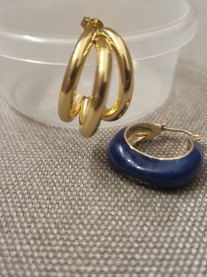 Single hoop earrings, gold and blue