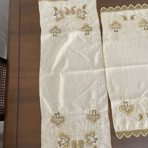 Handmade table runners unused, pack of 4 with gold thread and lace beige